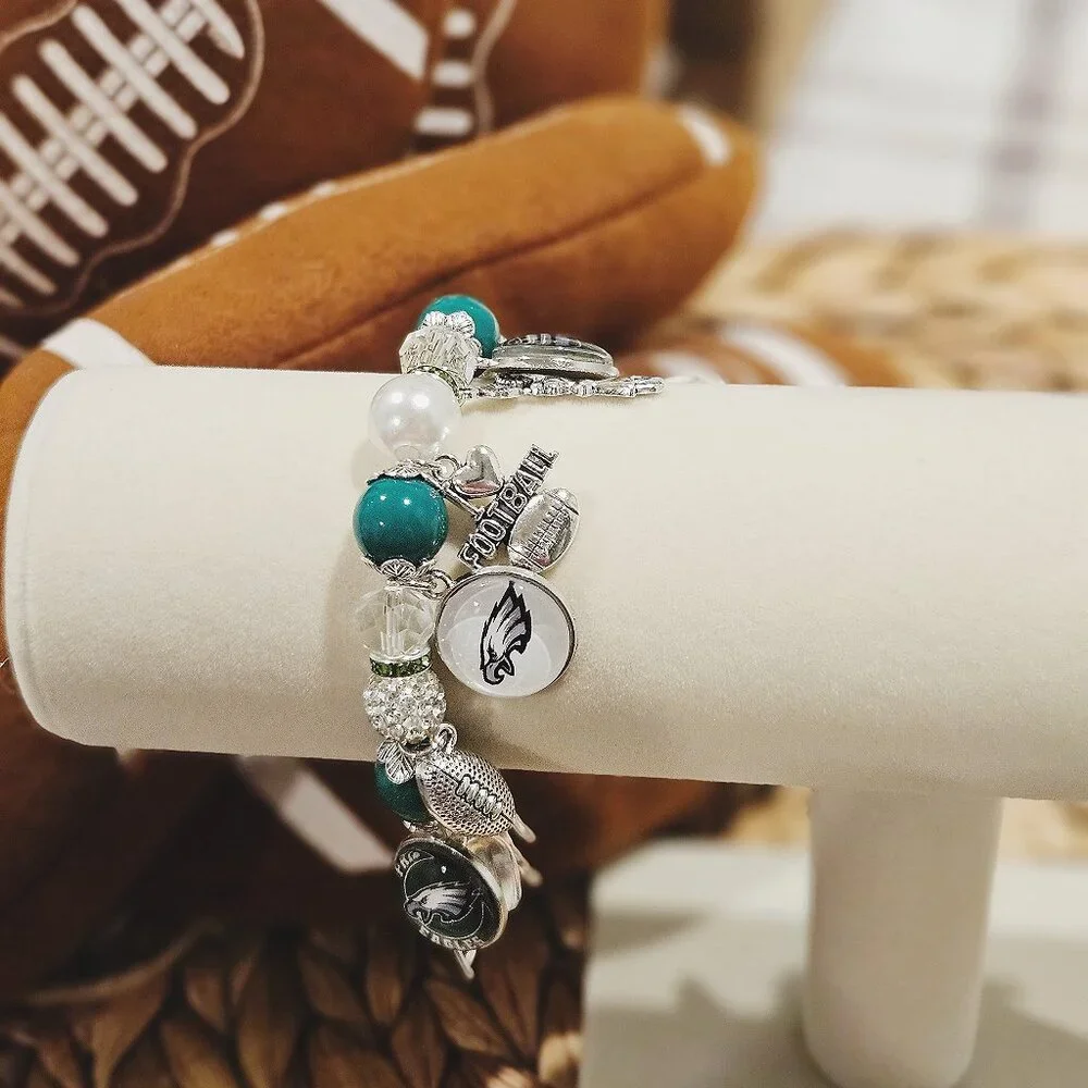 Philadelphia Eagles Charm Bracelet, Eagles Beaded Bracelet - Picture 2 of 4